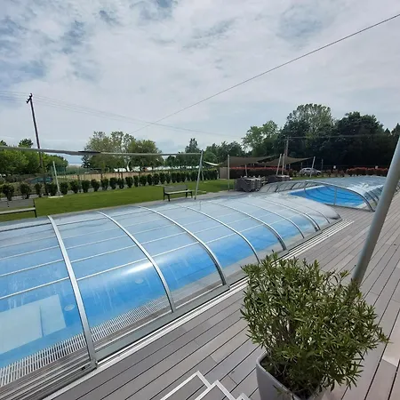 Beach&pool *